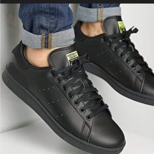 Adidas Men's Black Stan Smith Sneakers